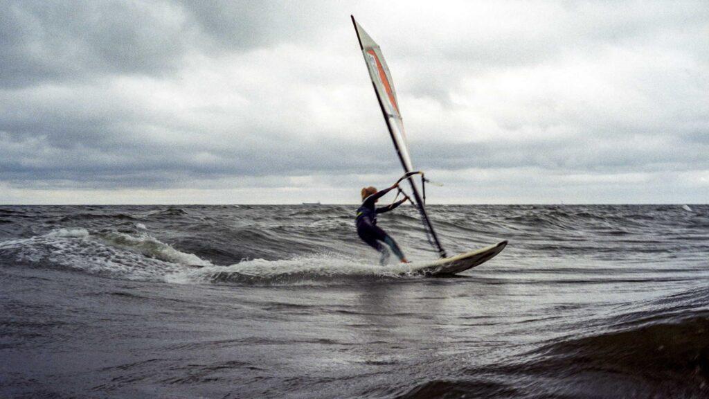 The Ultimate Guide to Windsurfing Rules: Navigating the Wind and Waves