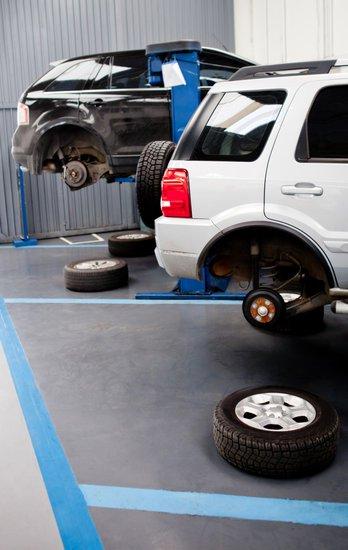 Refining Convenience and Reliability: Car Home Services and Flat Tyre Repair in Dubai